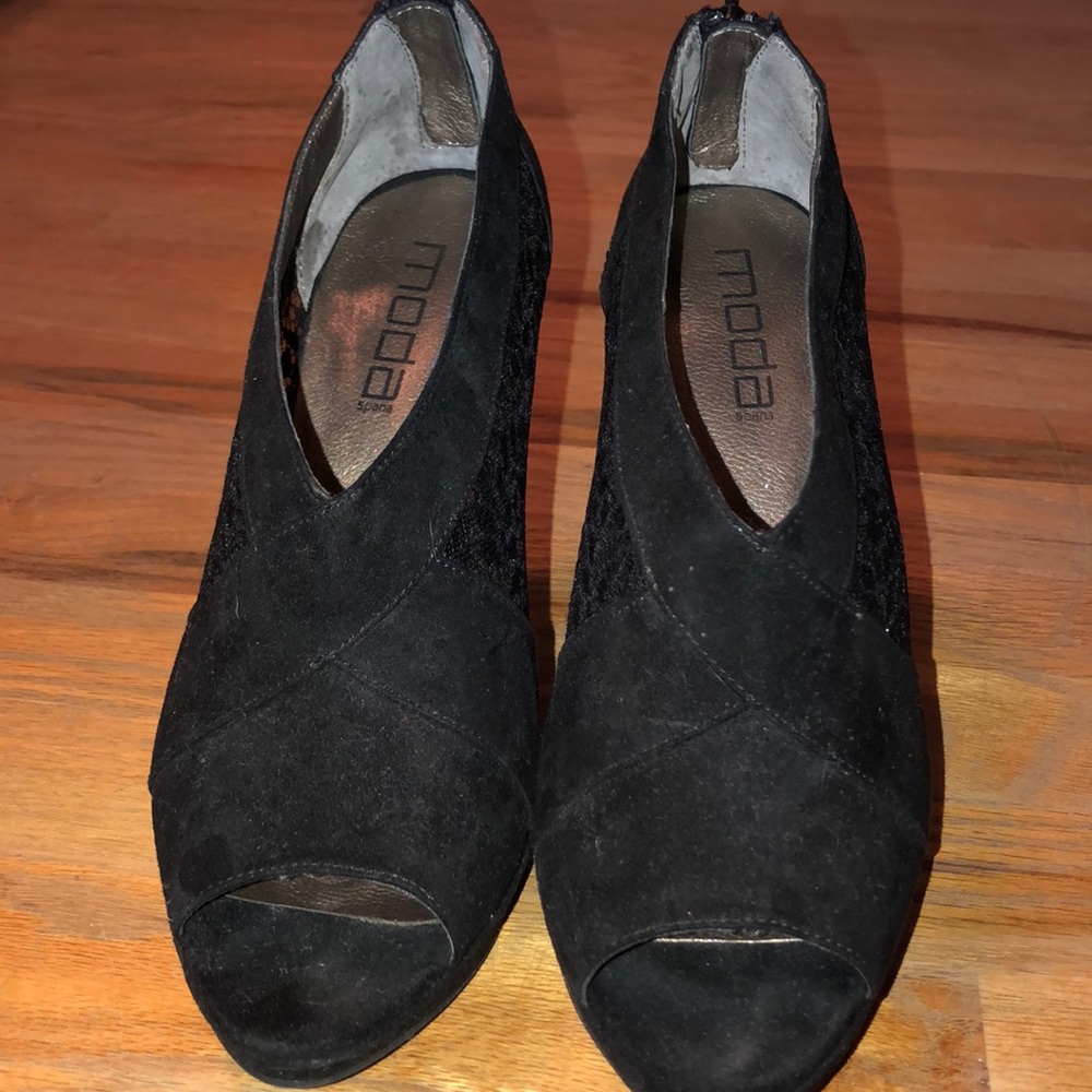 Black heels with lace sides worn once - Picture 2 of 2